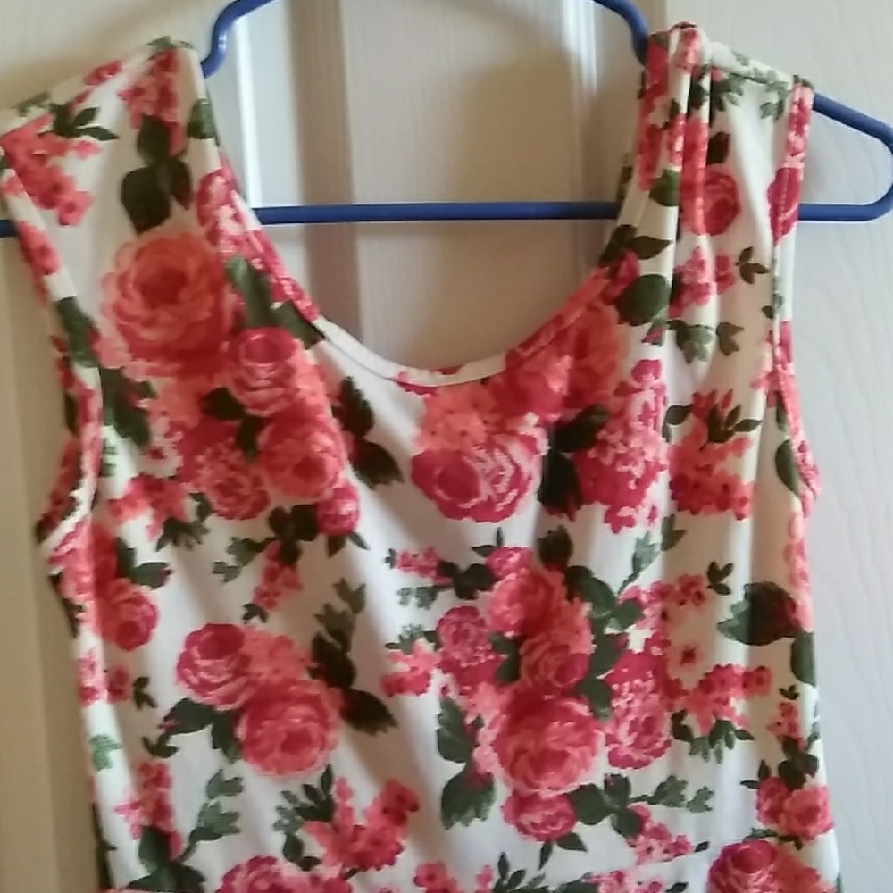 Dress - Picture 3 of 4
